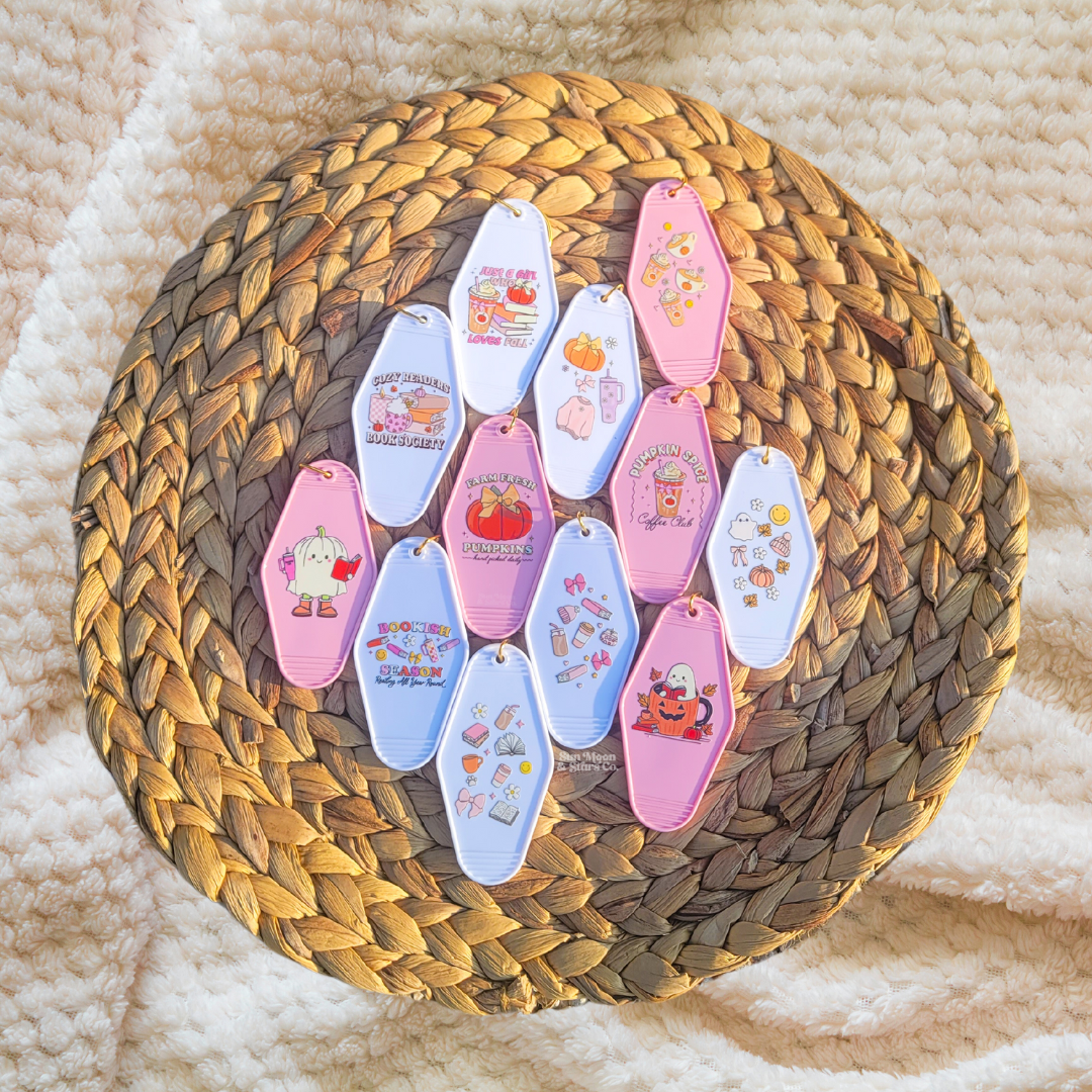 Cute Fall Motel Keychains|Retro Motel Keychains|Pink Accessories|FunGifts|StockingStuffersforTeenGirls/Boys|Women/Men|GiftsforHerGiftsforHim