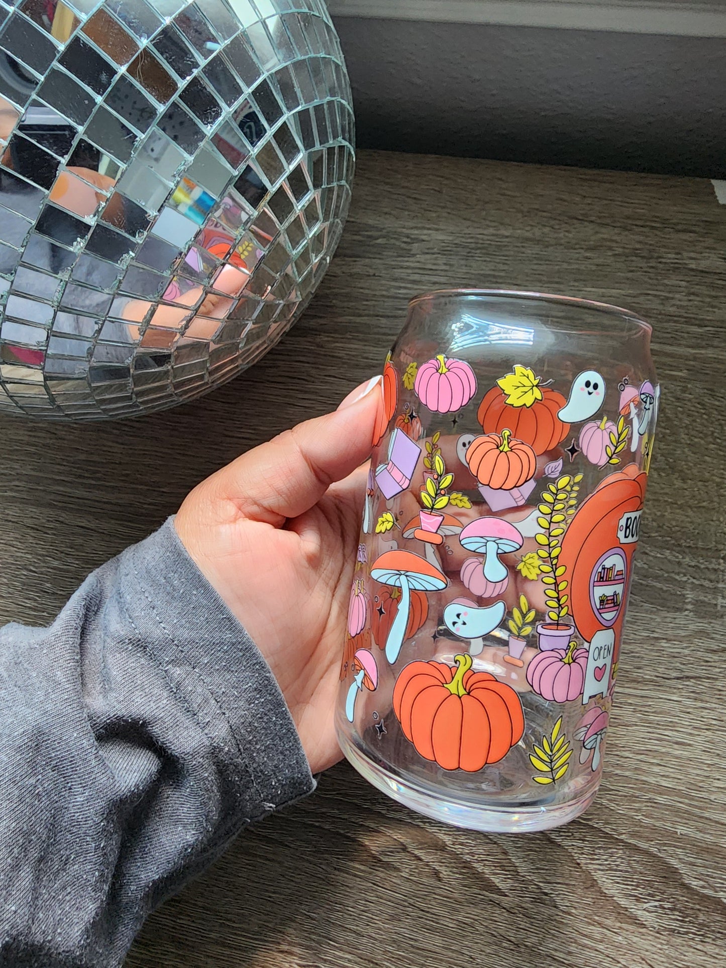 Pumpkin Bookstore 16oz glass can| Autumn| Fall Bookish| Pumpkins Books| Cute Glass Can|Glass Tumbler w/Straw & Lid|