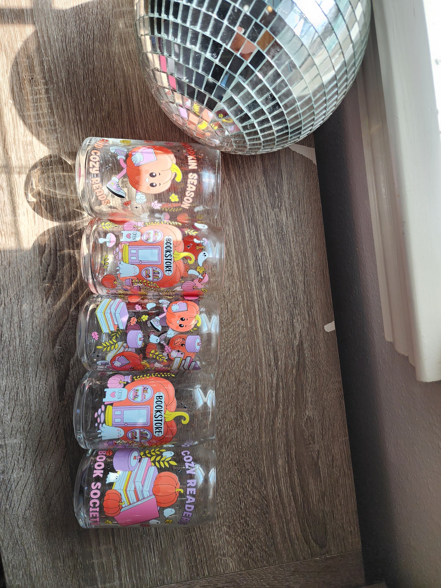 Reading Pumpkin 16oz glass can| Autumn| Fall Bookish| Pumpkins Books| Cute Glass Can|Glass Tumbler w/Straw & Lid|