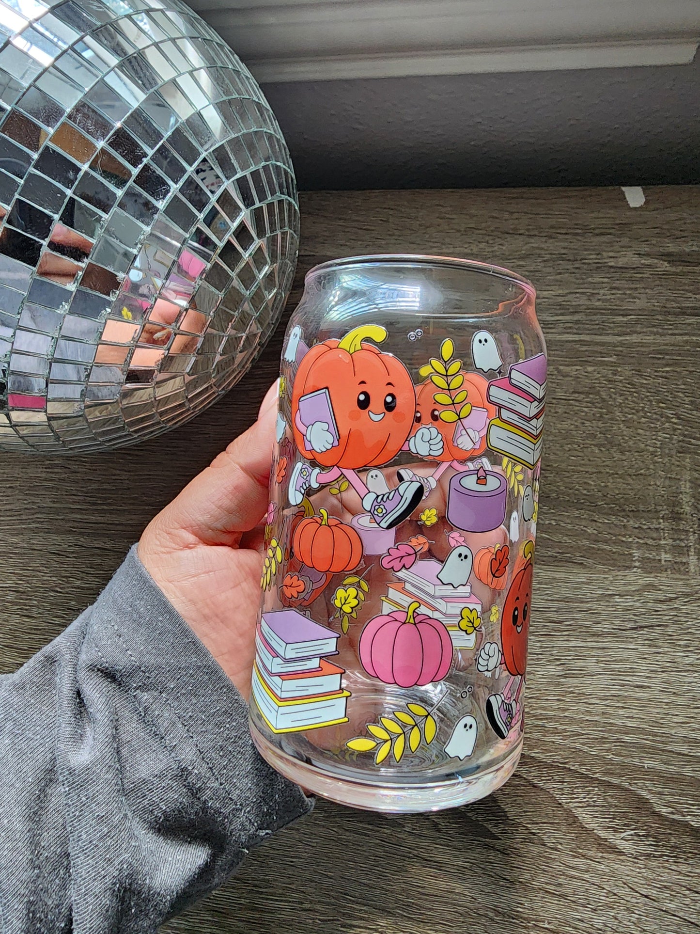 Reading Pumpkin 16oz glass can| Autumn| Fall Bookish| Pumpkins Books| Cute Glass Can|Glass Tumbler w/Straw & Lid|